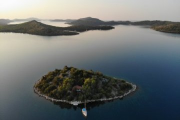 Island Farfarikulac, foto 1
