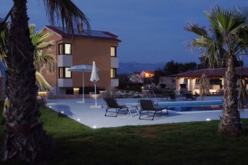 Luxury villa with swimming pool Merta, Vir - island Vir