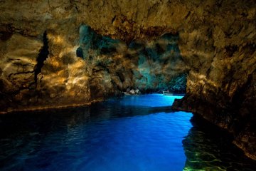 Blue Cave & 6 Islands Gastro Tour