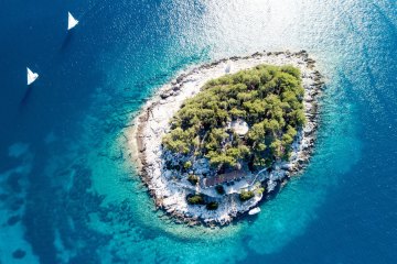 Blue Cave & 6 Islands Gastro Tour, Croatia, Central Dalmatia