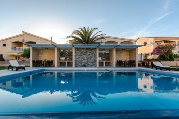 Luxury apartments Miracle with swimming pool, island Vir, foto 7