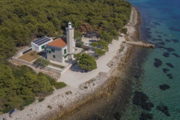 Lighthouse Lanterna Vir, Vir - island Vir